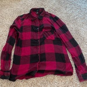 Rue 21 burgundy flannel size medium